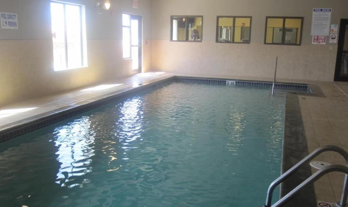 Astoria Hotel & Suites - غلينديف المظهر الخارجي الصورة